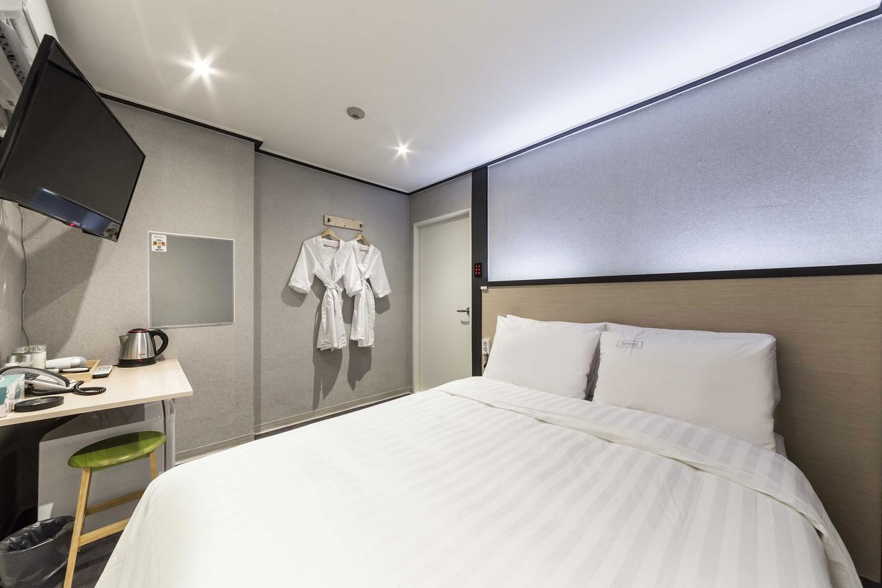 Shire Motel 2*